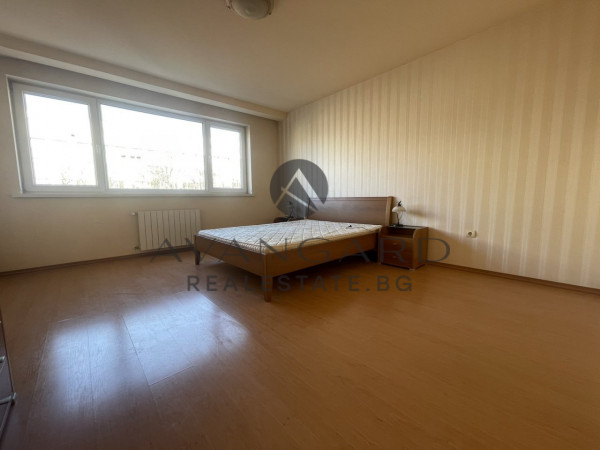 HOUSE KAMENITSA 2 + GARAGE + YARD