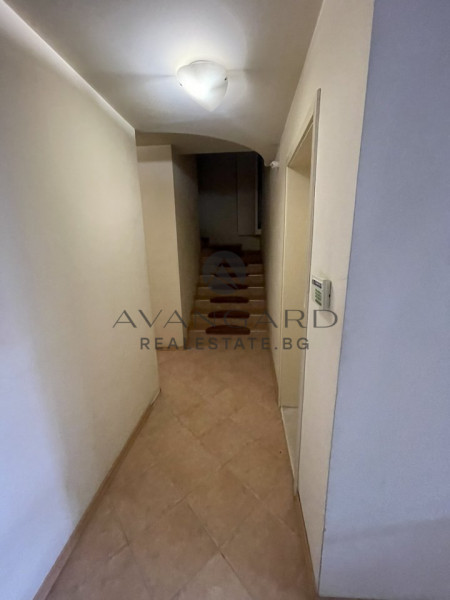 HOUSE KAMENITSA 2 + GARAGE + YARD
