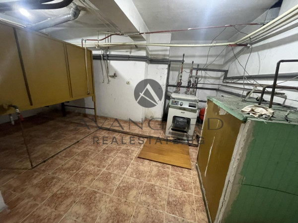 HOUSE KAMENITSA 2 + GARAGE + YARD