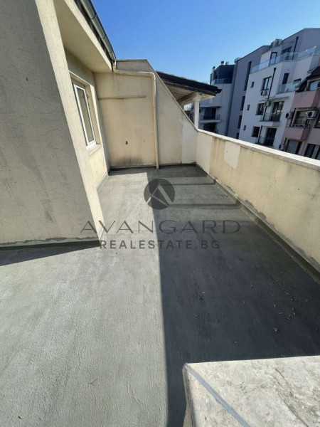 HOUSE KAMENITSA 2 + GARAGE + YARD