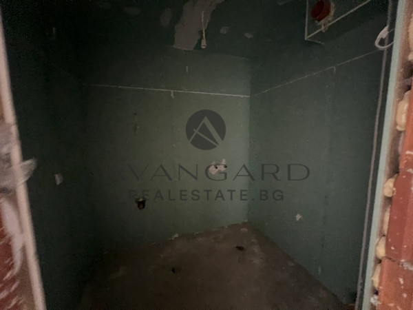 ДВУСТАЕН  АКТ 16! ВЕРАНДА И СОБСТВЕН ДВОР!