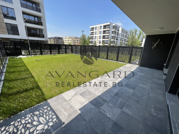 ДВУСТАЕН  АКТ 16! ВЕРАНДА И СОБСТВЕН ДВОР!