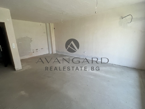 ДВУСТАЕН  АКТ 16! ВЕРАНДА И СОБСТВЕН ДВОР!