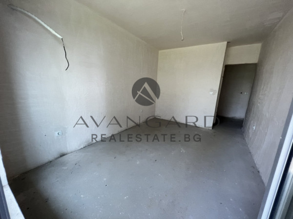 ДВУСТАЕН  АКТ 16! ВЕРАНДА И СОБСТВЕН ДВОР!