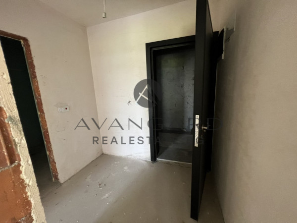 ДВУСТАЕН  АКТ 16! ВЕРАНДА И СОБСТВЕН ДВОР!