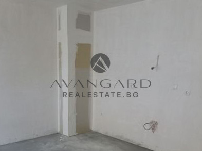TWO ROOM APARTMENT ! COURTYARD!