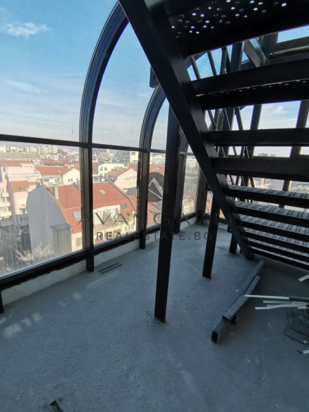 SUPER LUXURY FOUR-ROOM GUEST HOUSE