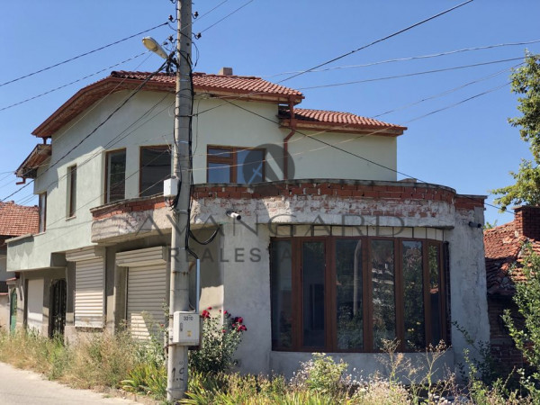HOUSE + SHOP, GARAGE + YARD