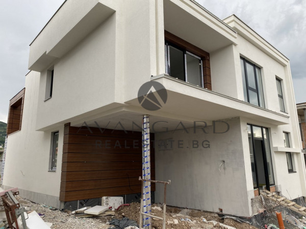COMPLEX OF HOUSES! BRANDING!