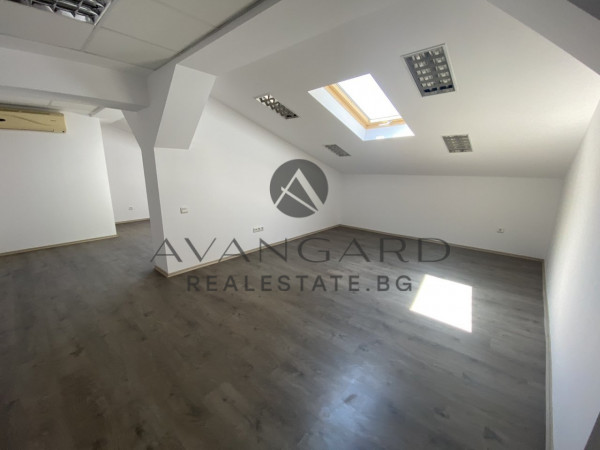 SPACIOUS OFFICE!!! DENTAL FACULTY!!!