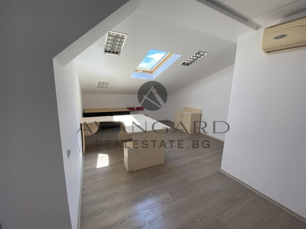SPACIOUS OFFICE!!! DENTAL FACULTY!!!